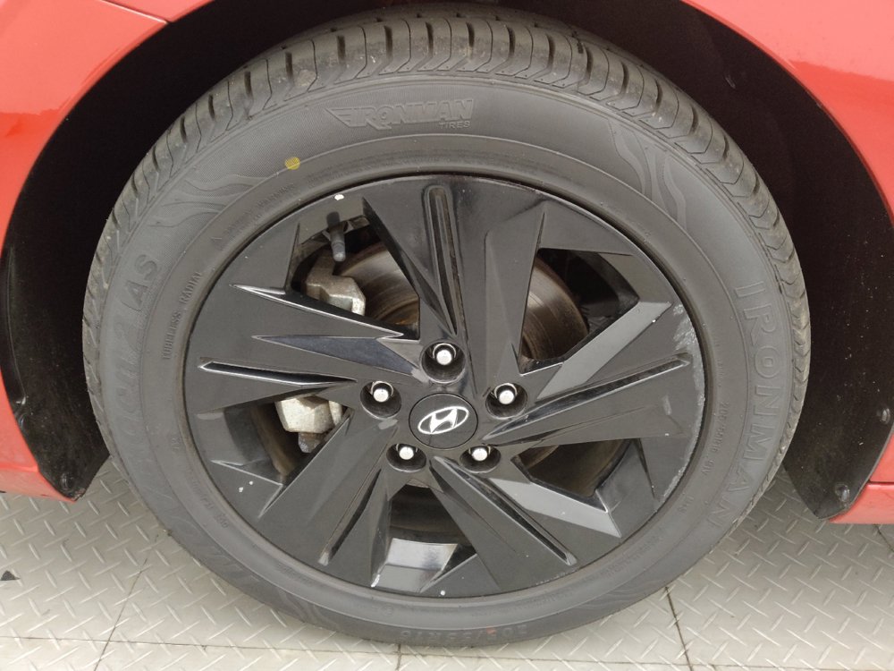 Used 2021 Hyundai Elantra SEL FWD image 31