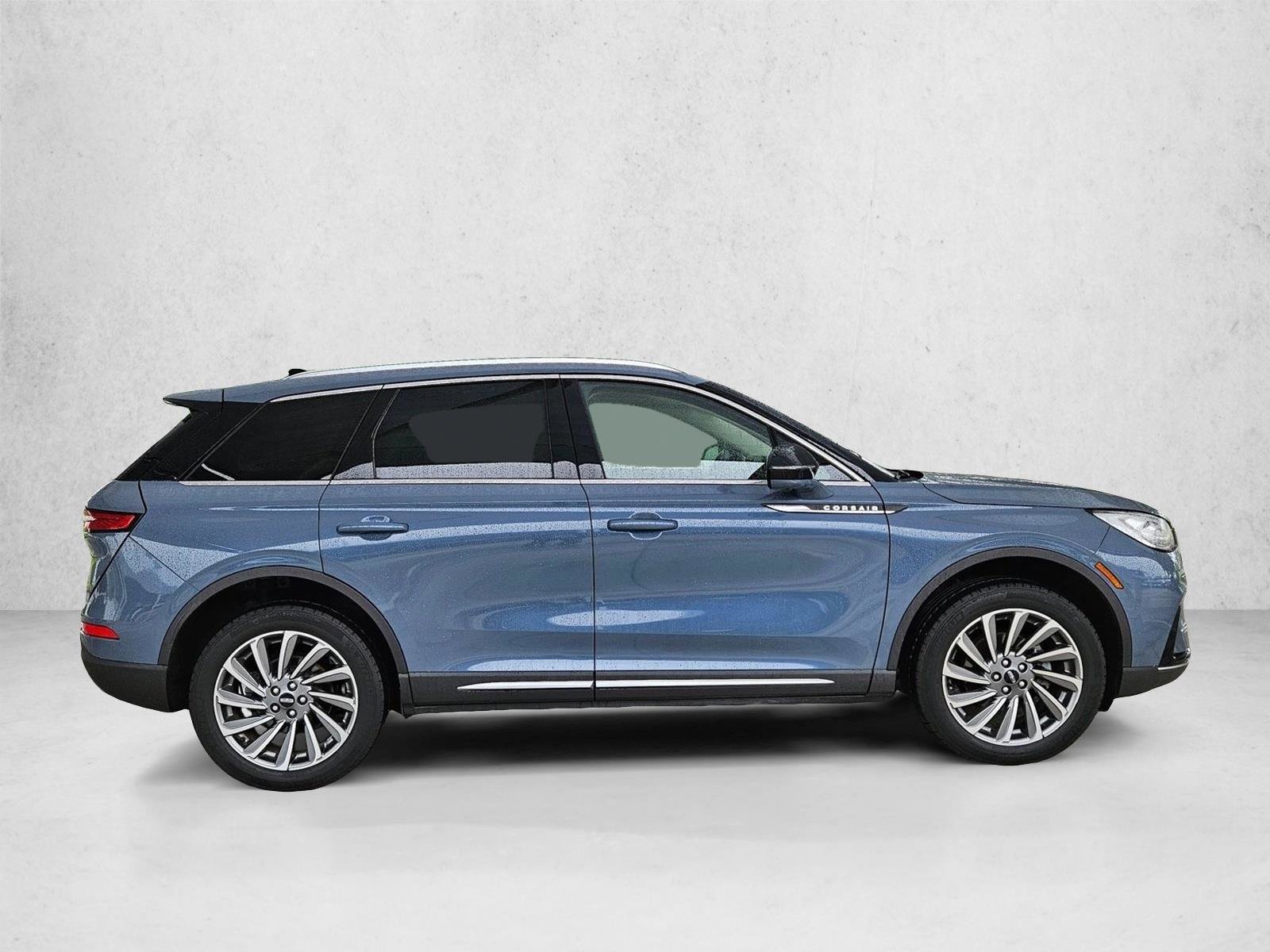 Used 2023 Lincoln Corsair Reserve w/ Equipment Group 201A AWD/4WD image 4