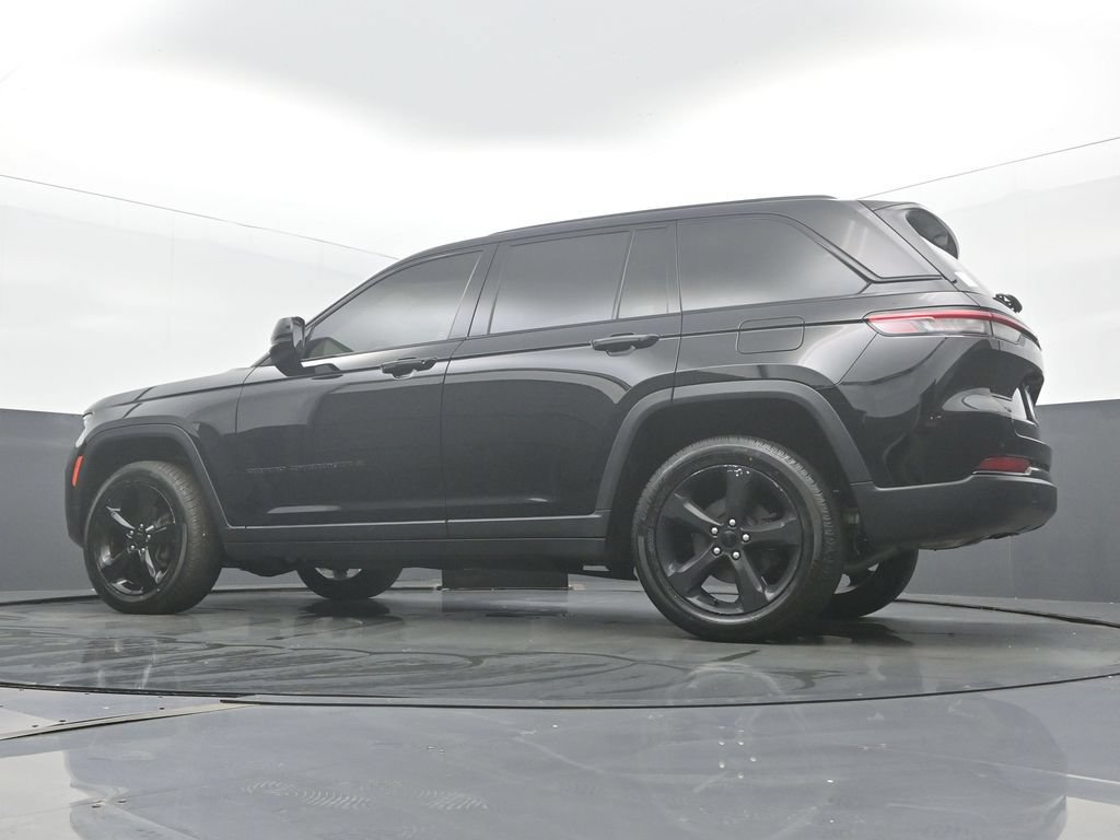 Used 2023 Jeep Grand Cherokee Altitude AWD/4WD image 46