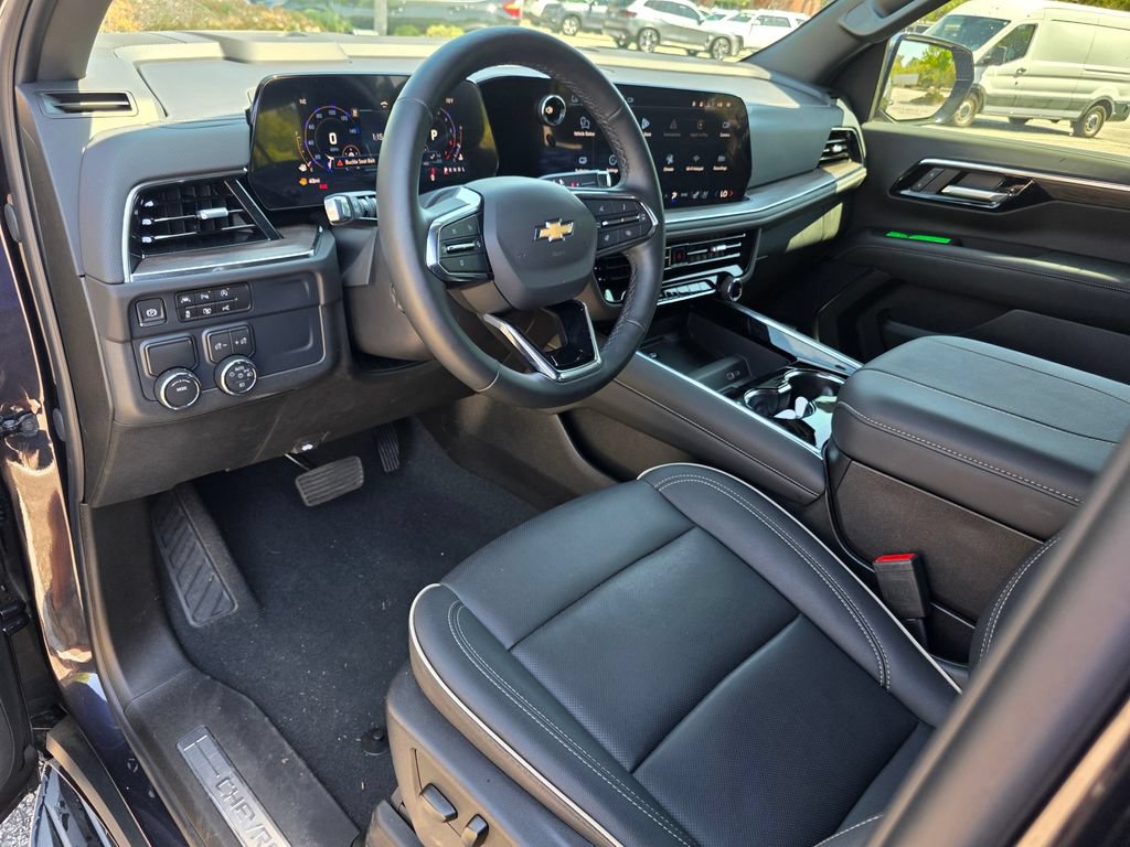 New 2026 Chevrolet Suburban Premier RWD image 8