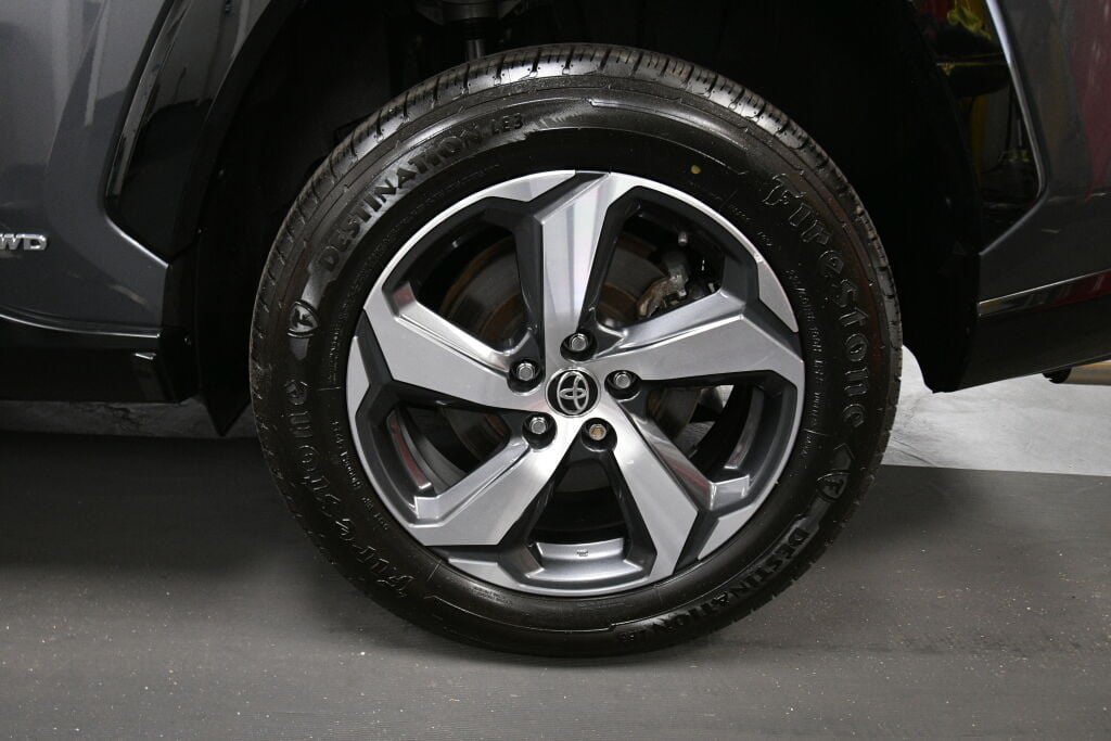 Used 2023 Toyota RAV4 SE w/ Weather & Moonroof Package AWD/4WD image 33