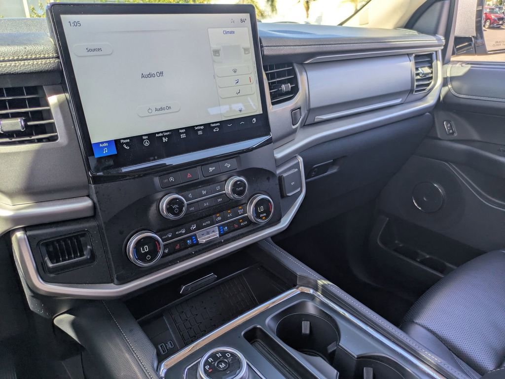 Used 2024 Ford Expedition Max XLT image 19