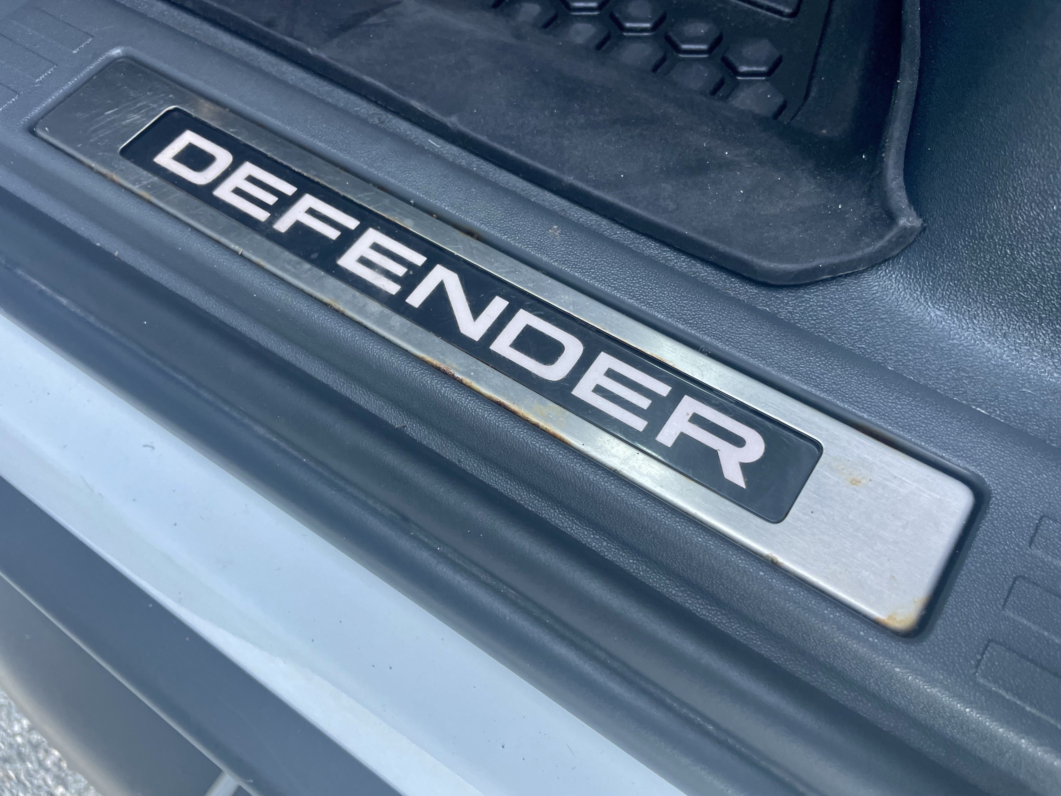 Used 2024 Land Rover Defender 110 X-Dynamic SE AWD/4WD image 40