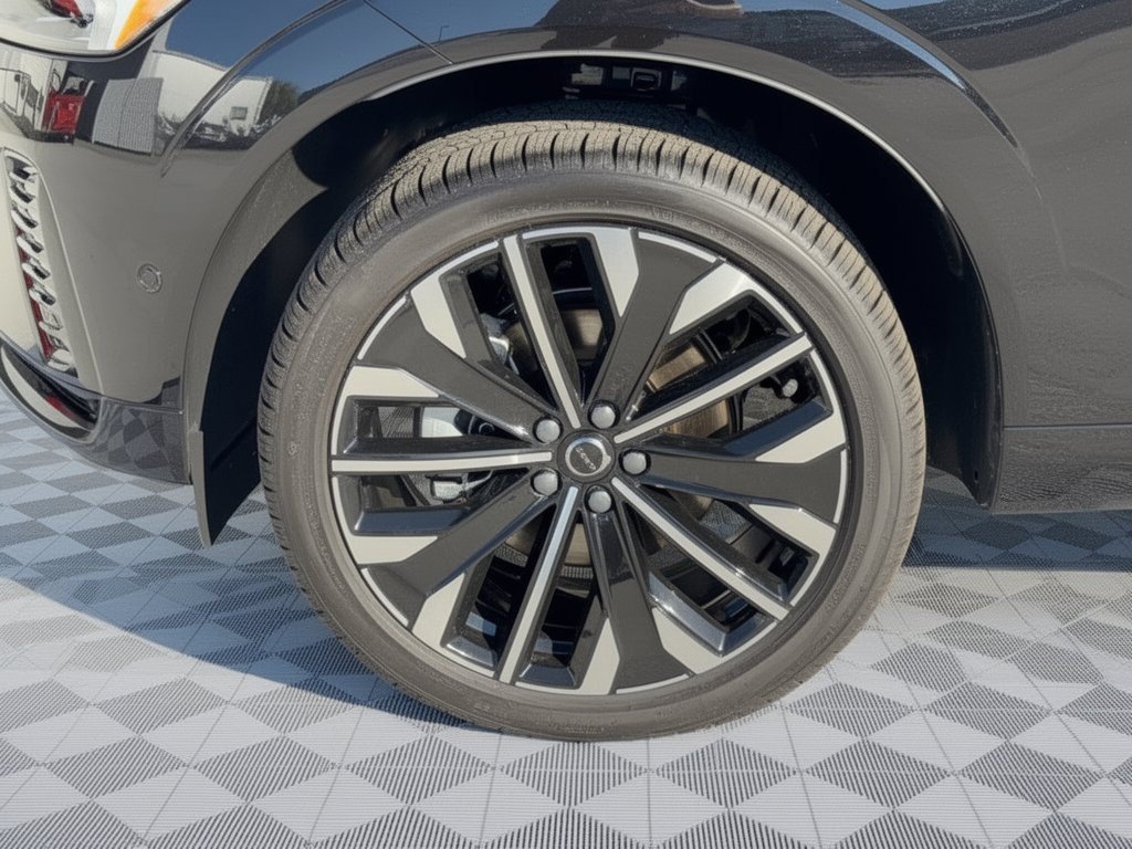New 2027 Volvo XC60 B5 Ultra AWD/4WD image 13