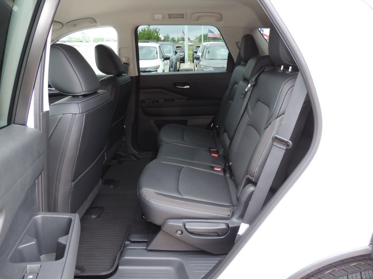 Certified 2026 Nissan Pathfinder SL w/ Cargo Package AWD/4WD image 14