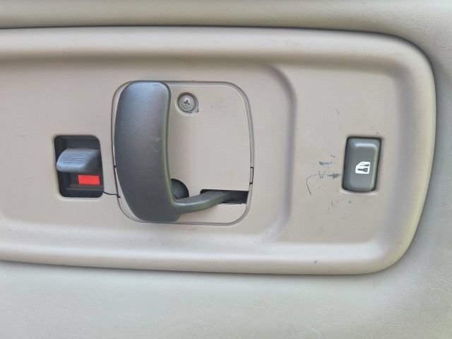 Used 2002 GMC Savana 1500 w/ SLE Marketing Option Pkg 3 RWD image 15