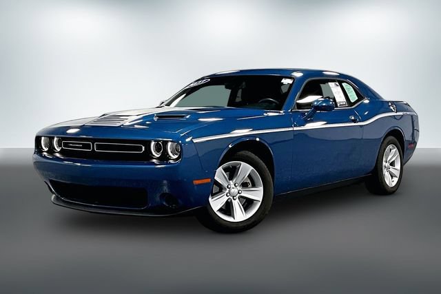 Used 2023 Dodge Challenger SXT RWD image 3