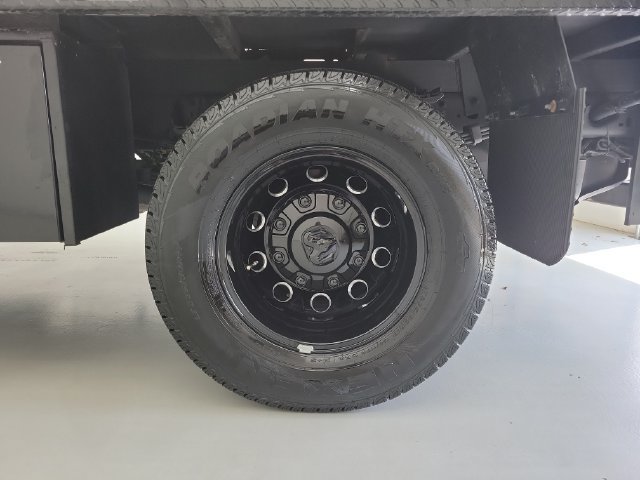 Used 2024 RAM 3500 Tradesman w/ Chrome Appearance Group AWD/4WD image 8