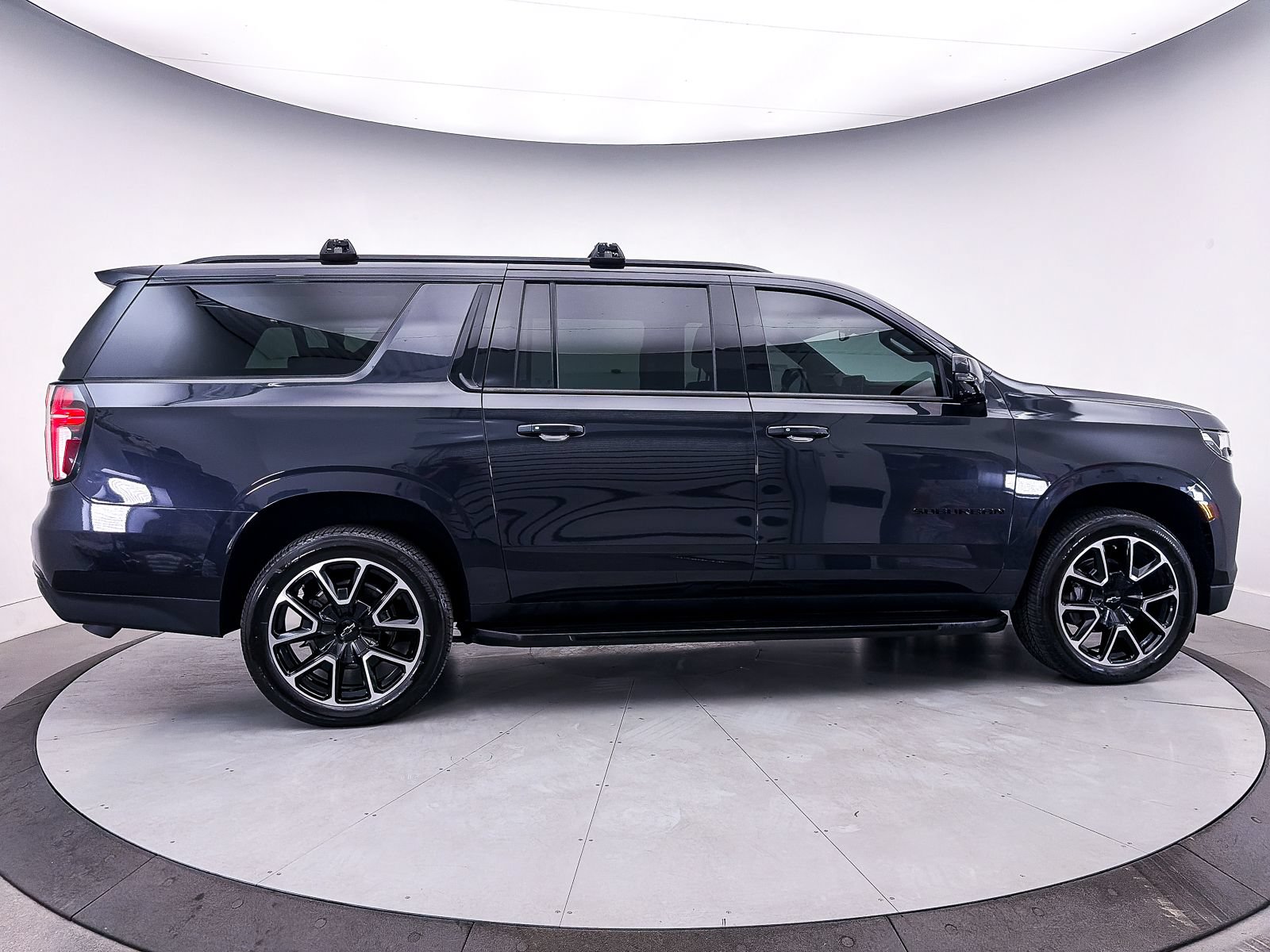 Used 2023 Chevrolet Suburban RST w/ Luxury Package RWD image 44