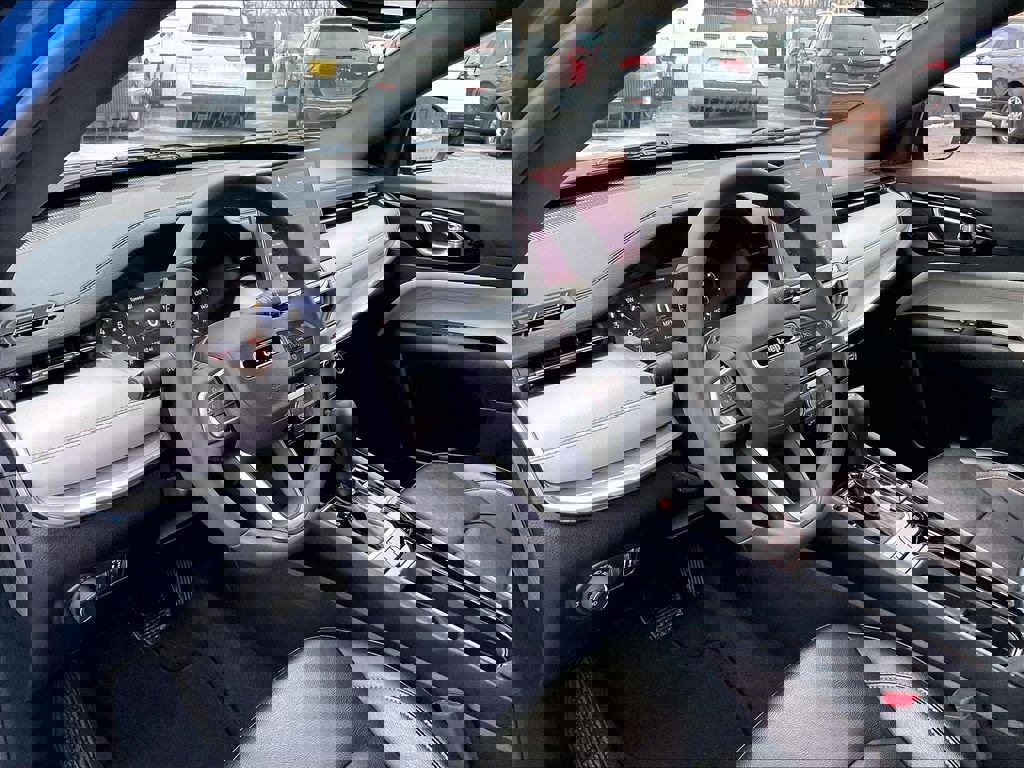 Used 2024 Jeep Compass Limited image 8