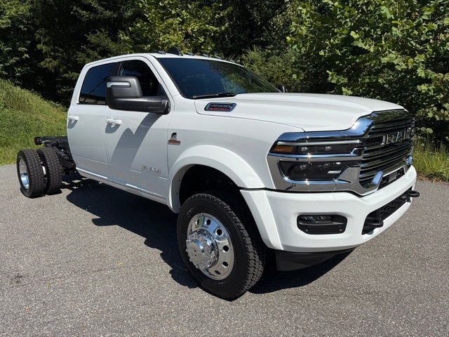 New 2026 RAM 4500 4x4 Crew Cab DRW image 5