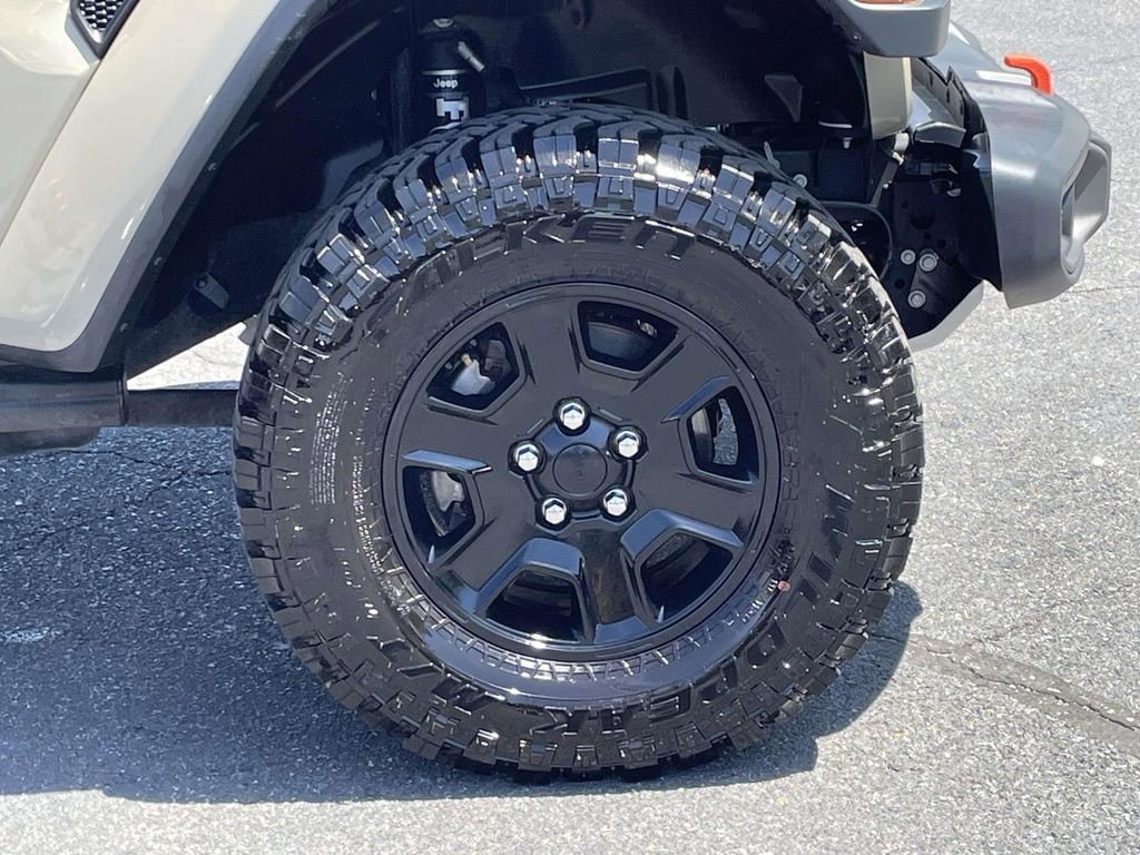 Certified 2020 Jeep Gladiator Mojave AWD/4WD image 11