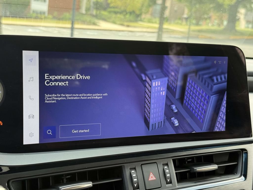 Used 2025 Lexus ES 300h Ultra Luxury w/ Accessory Package (Z2) FWD image 10