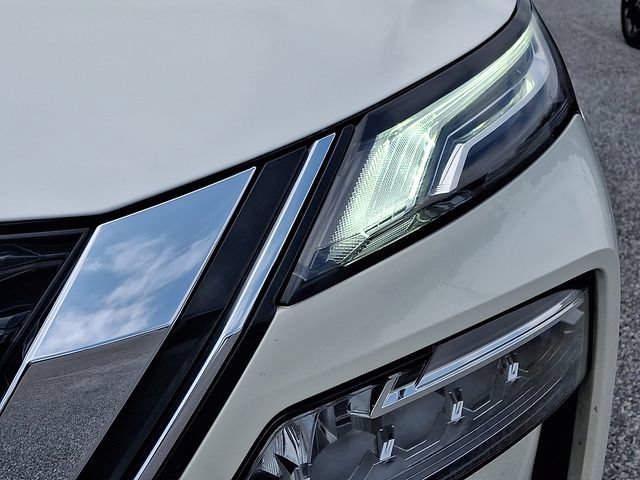 Used 2023 Nissan Rogue Platinum AWD/4WD image 12