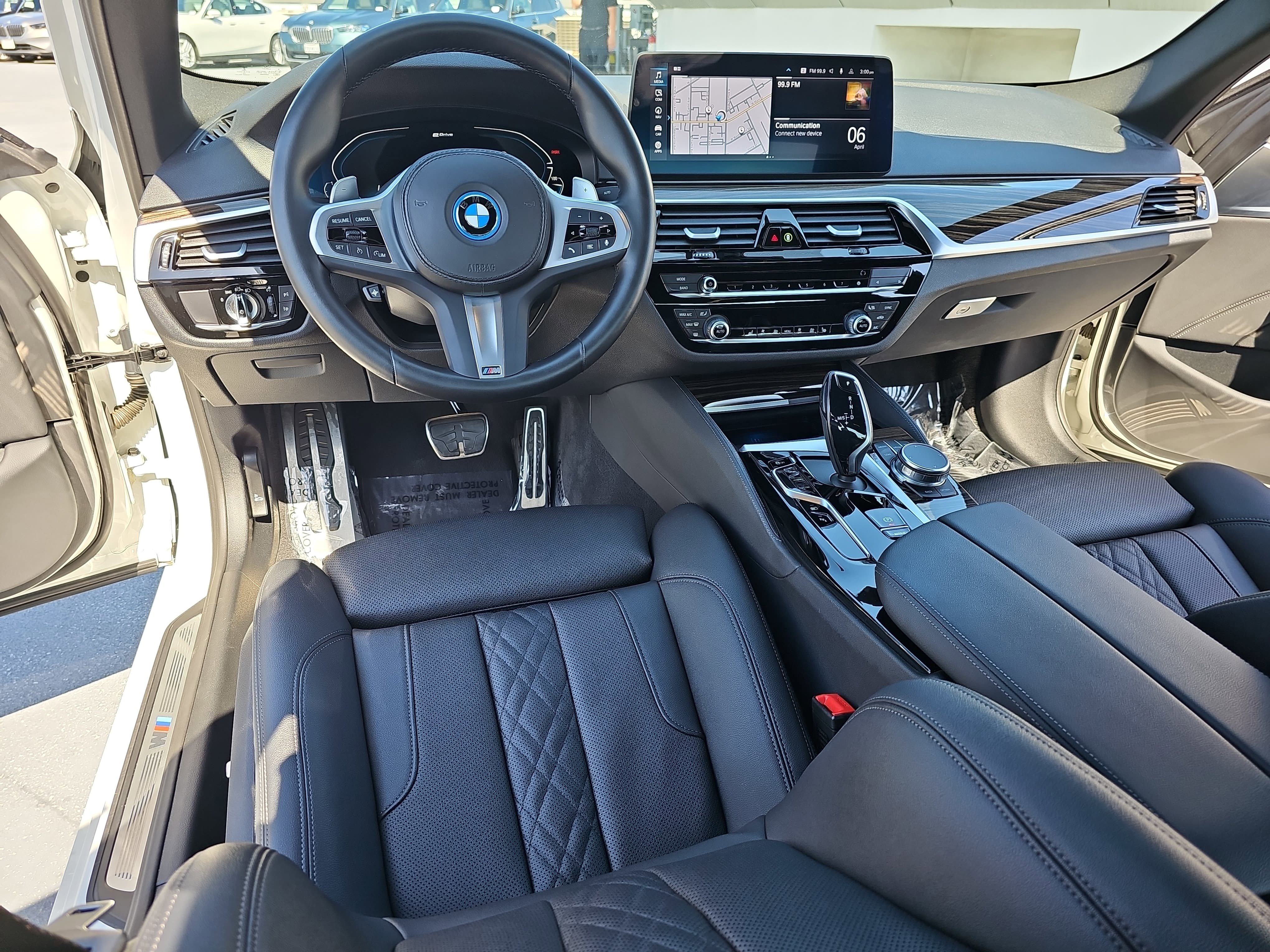 Used 2023 BMW 530e w/ M Sport Package image 16
