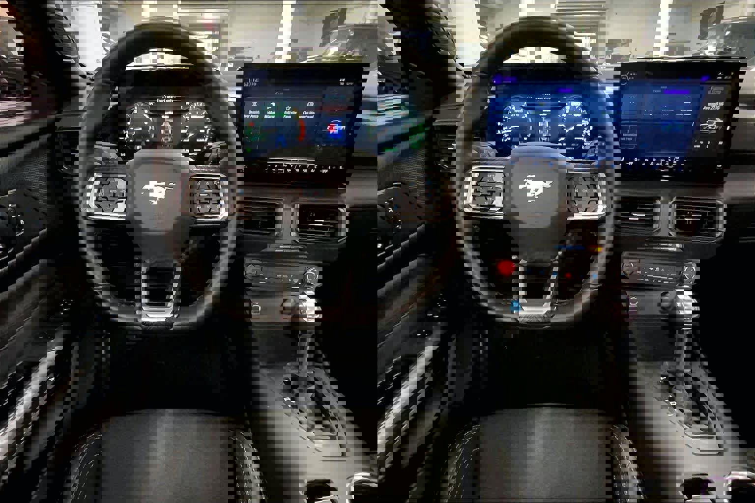 Used 2024 Ford Mustang Convertible image 5