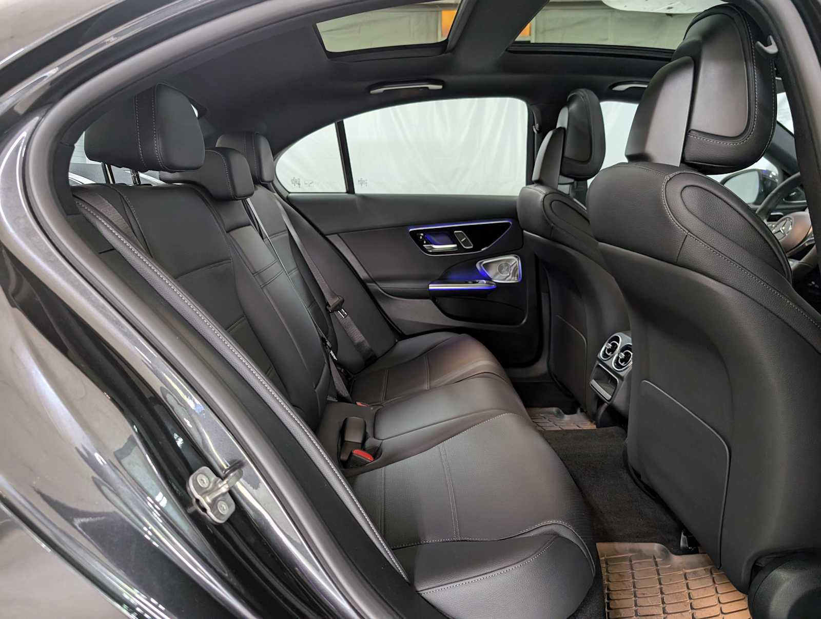 Used 2025 Mercedes-Benz C 300 4MATIC Sedan image 15