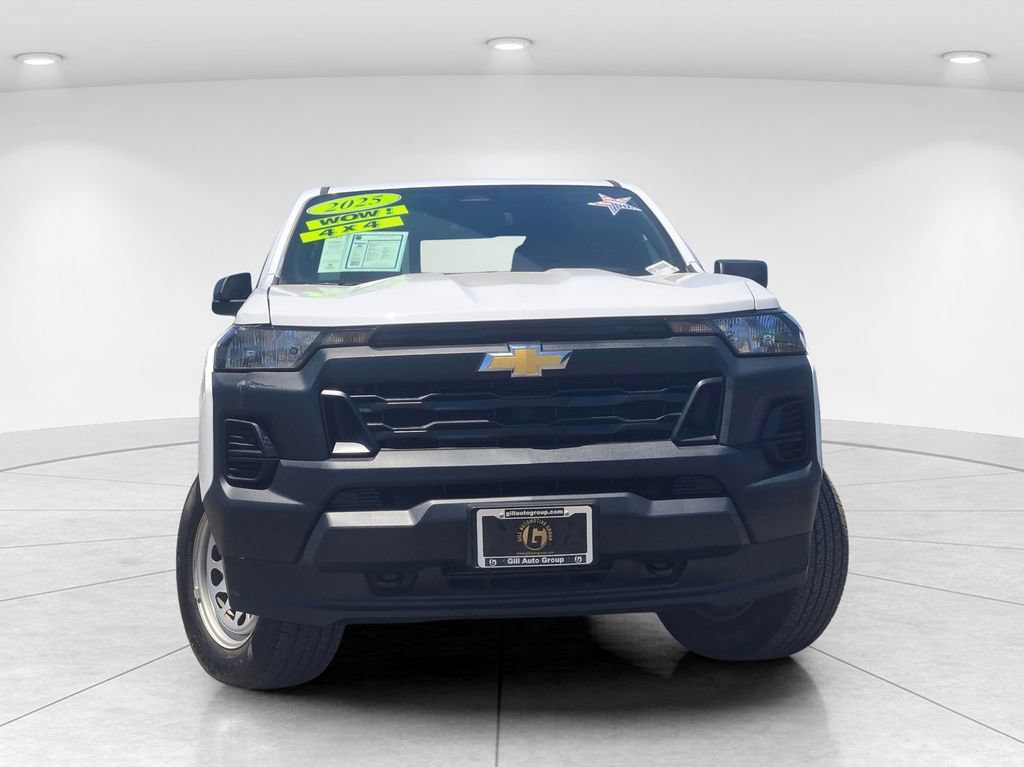 Used 2025 Chevrolet Colorado W/T AWD/4WD image 2