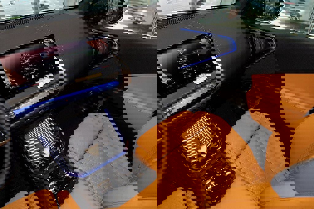 Used 2025 BMW X3 xDrive30i w/ Premium Package image 37