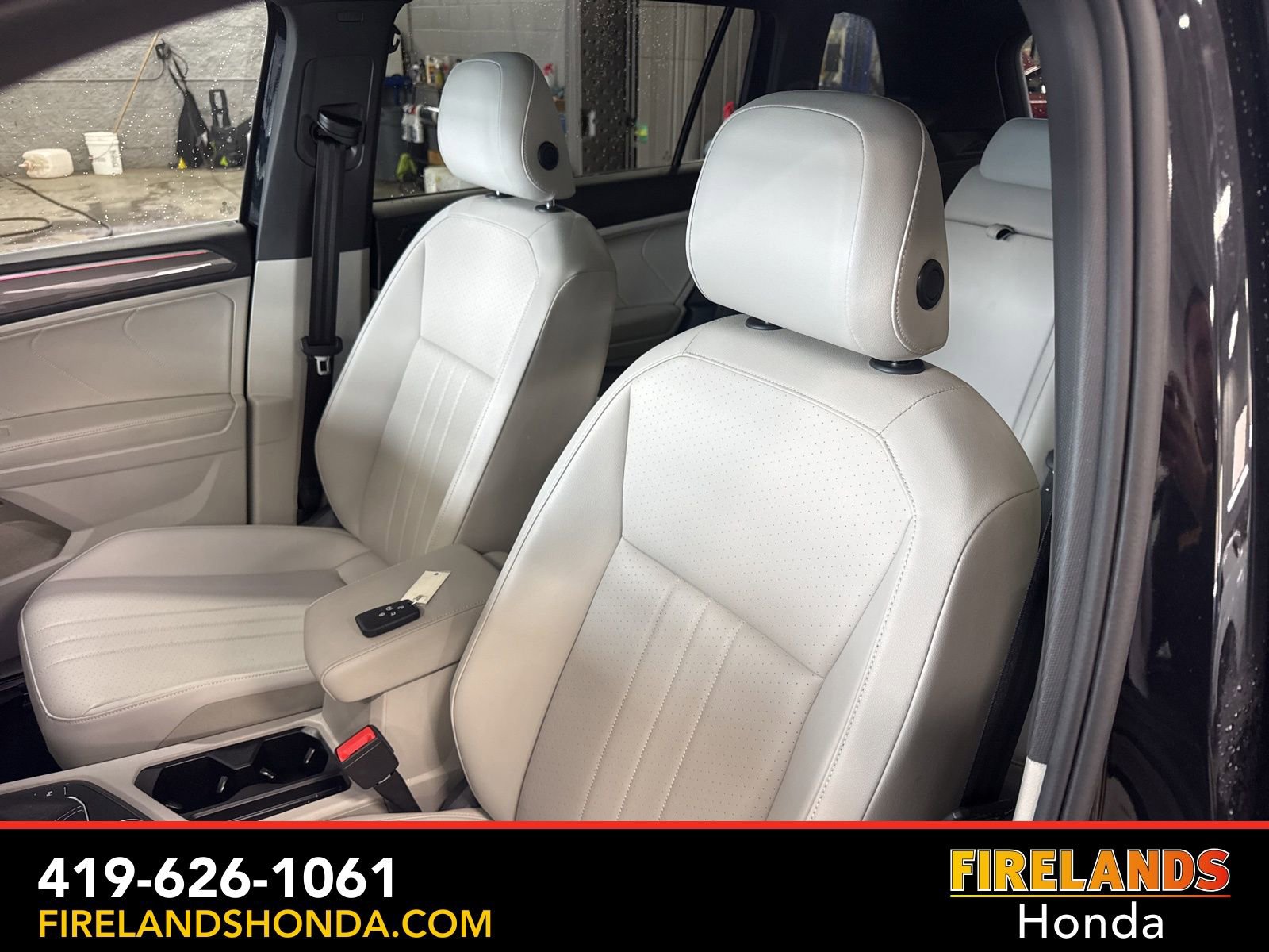 Used 2023 Volkswagen Tiguan SE R-Line image 13