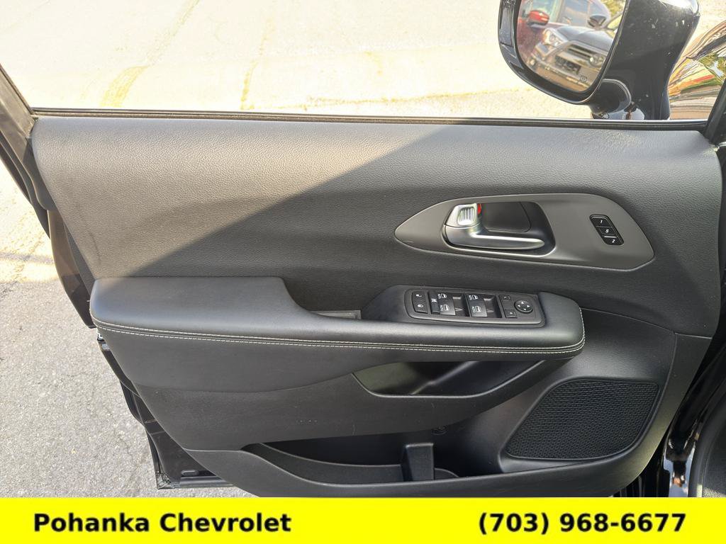 Used 2025 Chrysler Pacifica Select FWD image 20