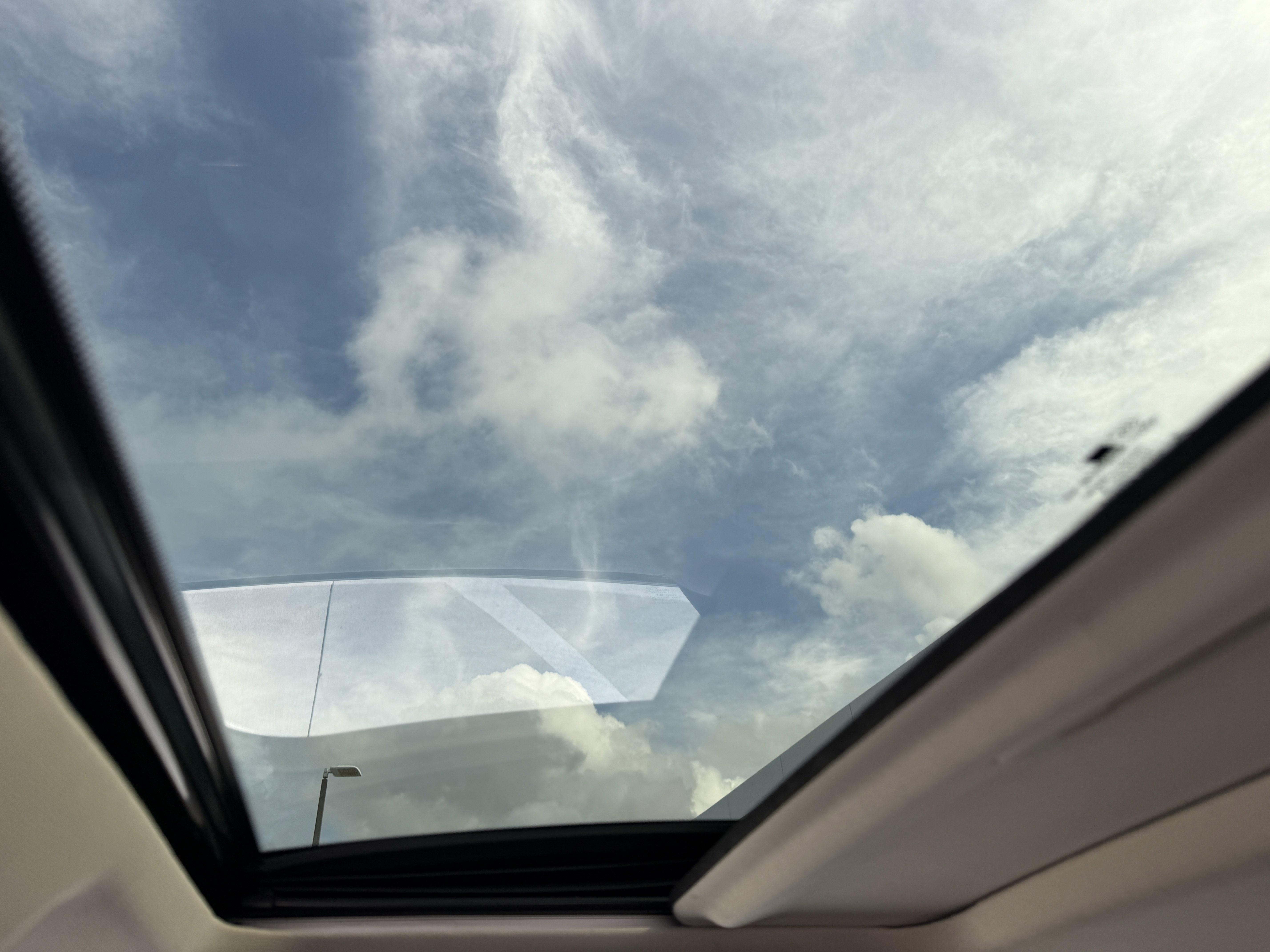 Used 2010 INFINITI G37 Journey w/ Premium Pkg image 17