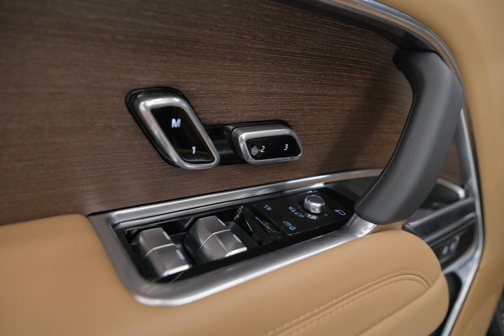 Used 2026 Land Rover Range Rover Long Wheelbase SE image 61