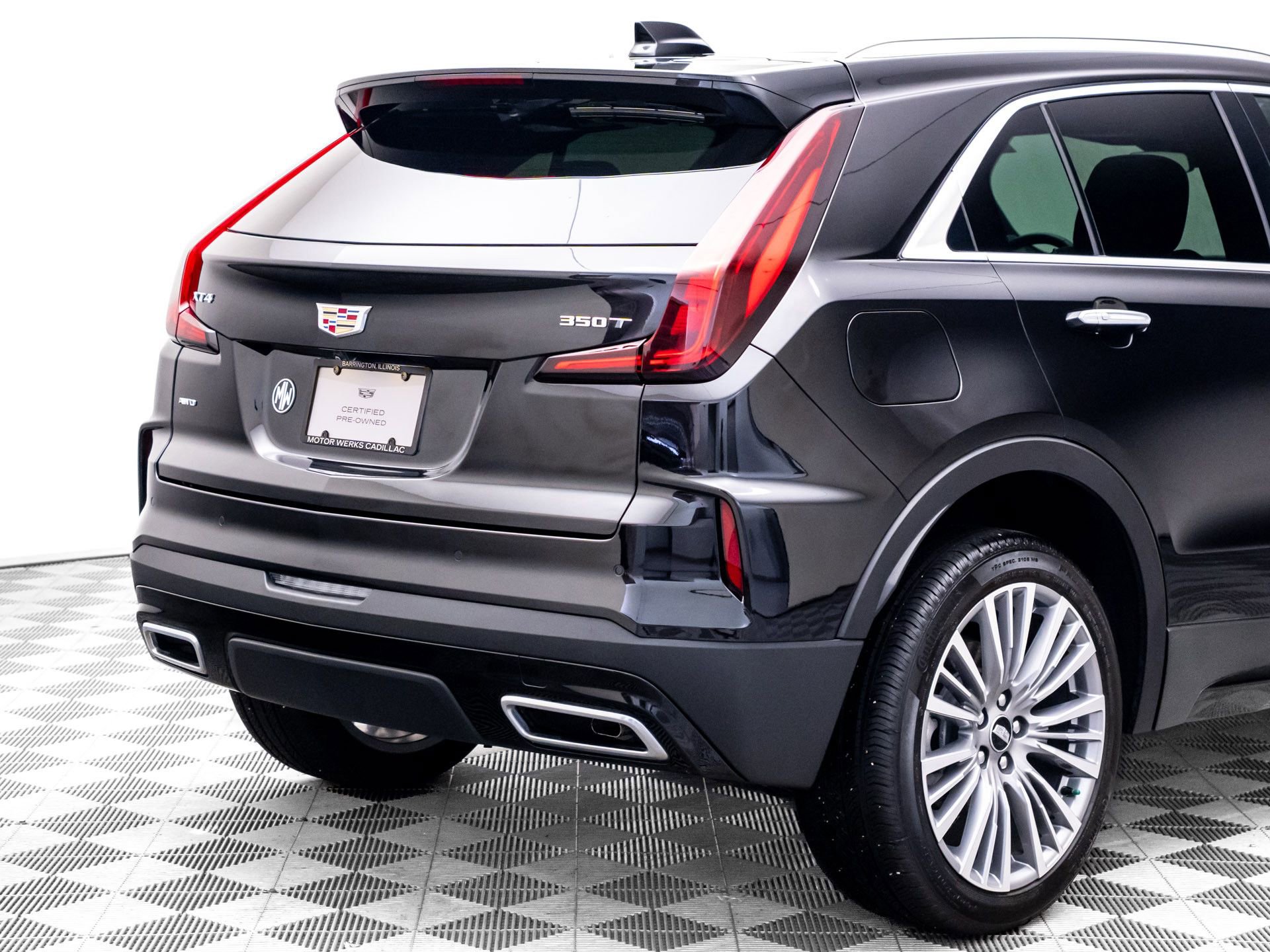 Certified 2025 Cadillac XT4 Premium Luxury AWD/4WD image 38