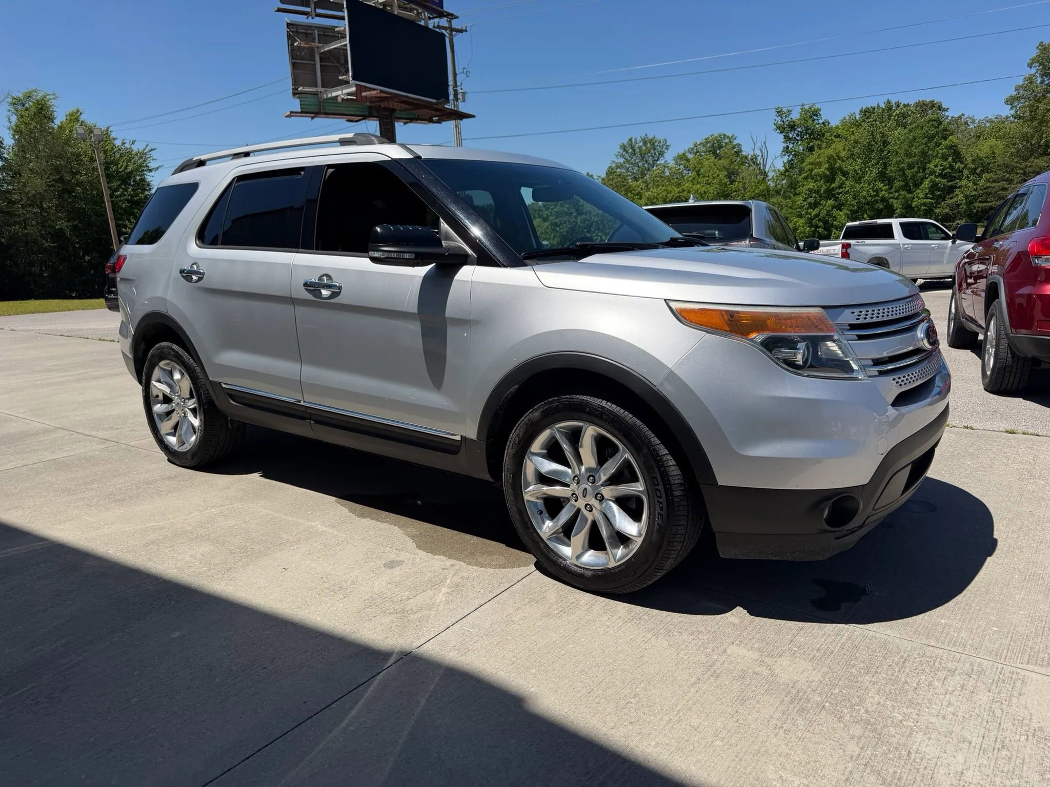 Used 2013 Ford Explorer XLT AWD/4WD image 29
