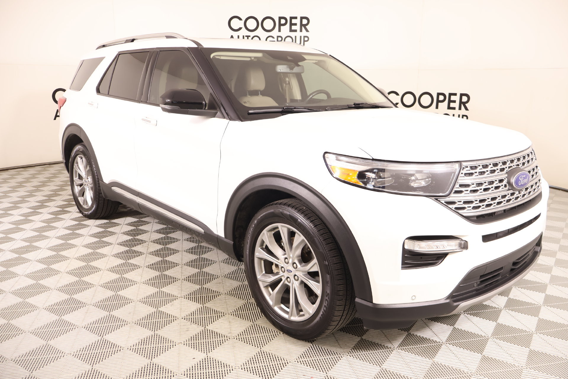 Used 2022 Ford Explorer Limited w/ Equipment Group 301A RWD image 1