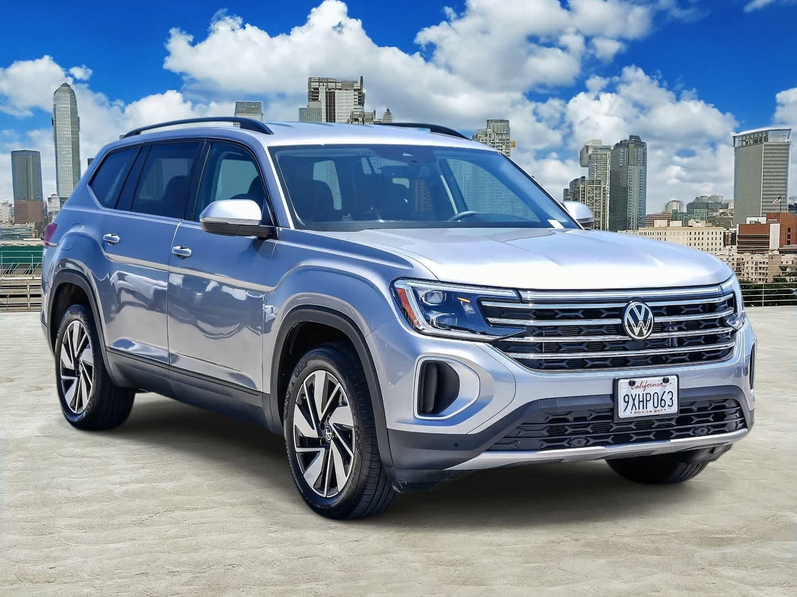 Certified 2026 Volkswagen Atlas SE FWD image 3