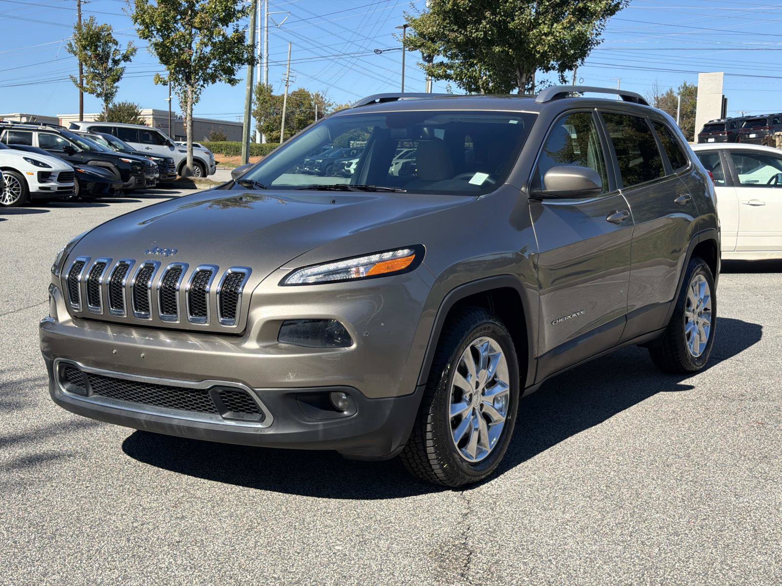 Used 2017 Jeep Cherokee Limited AWD/4WD image 5