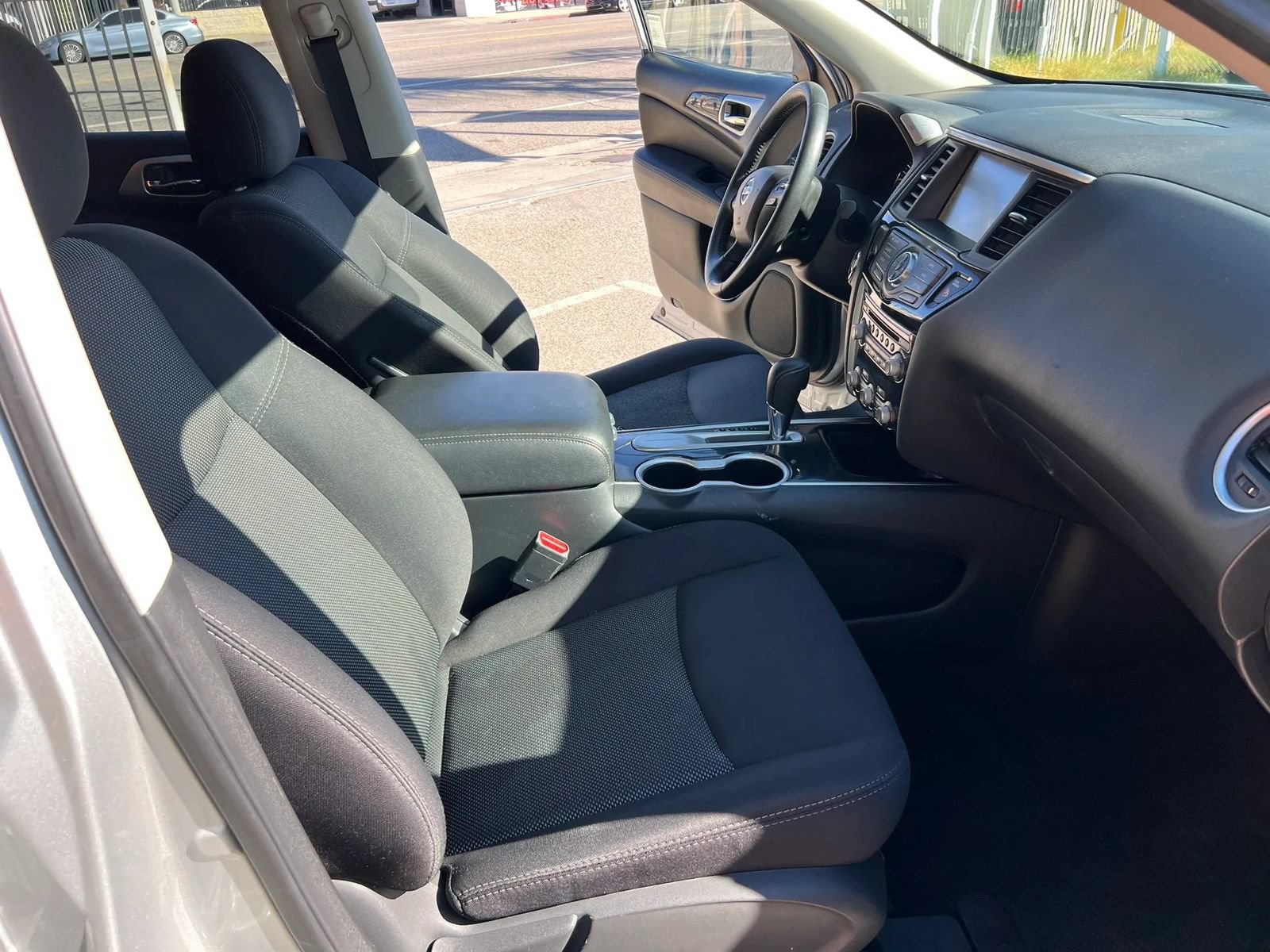 Used 2019 Nissan Pathfinder SV FWD image 12
