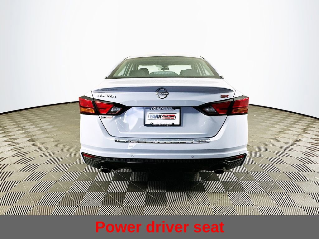 Certified 2023 Nissan Altima 2.5 SR w/ SR Premium Package FWD image 10