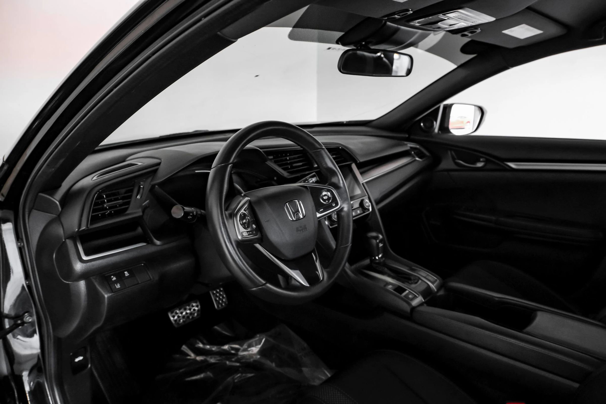 Used 2021 Honda Civic Sport image 2