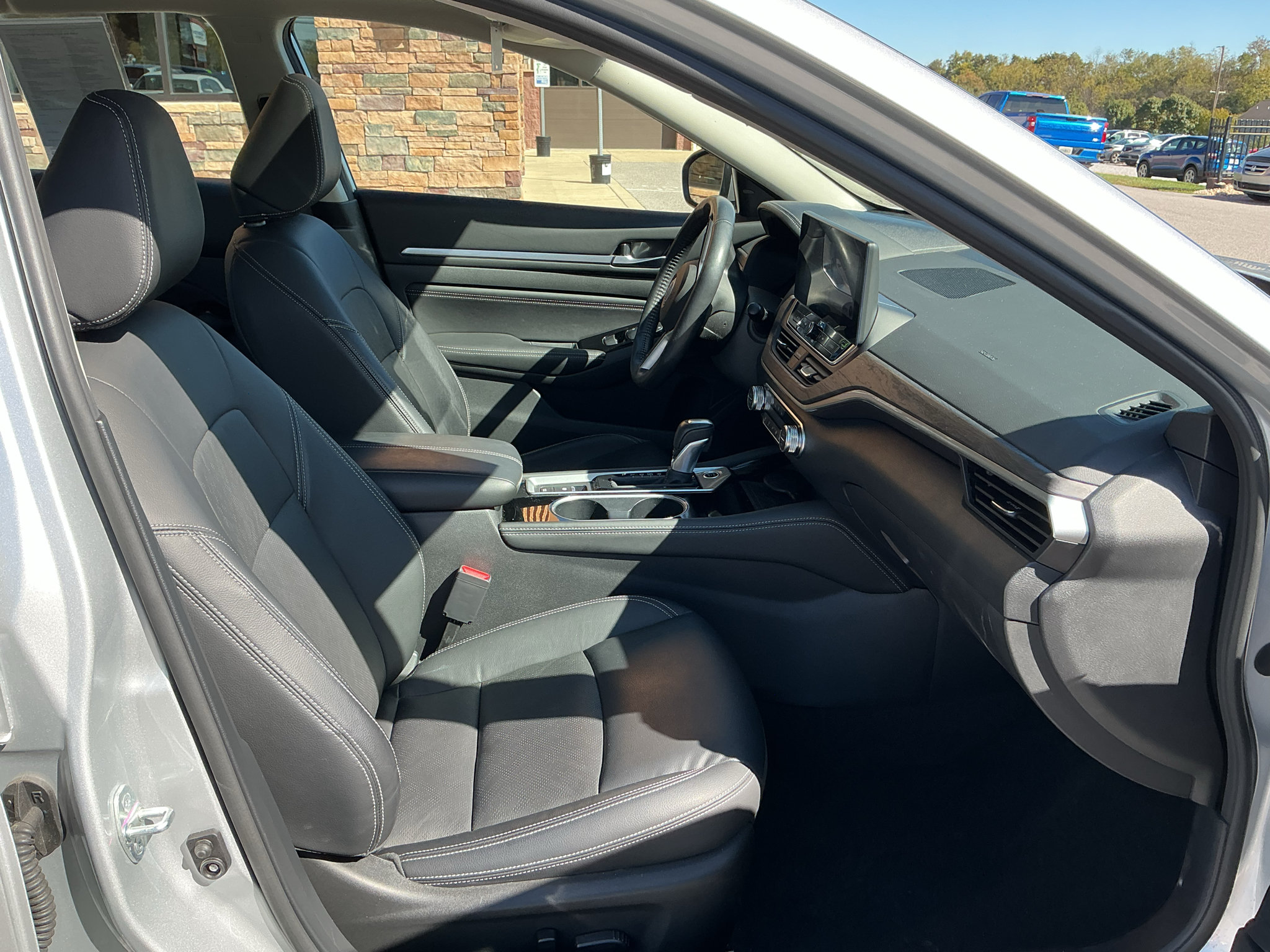 Used 2023 Nissan Altima 2.5 SL AWD/4WD image 18