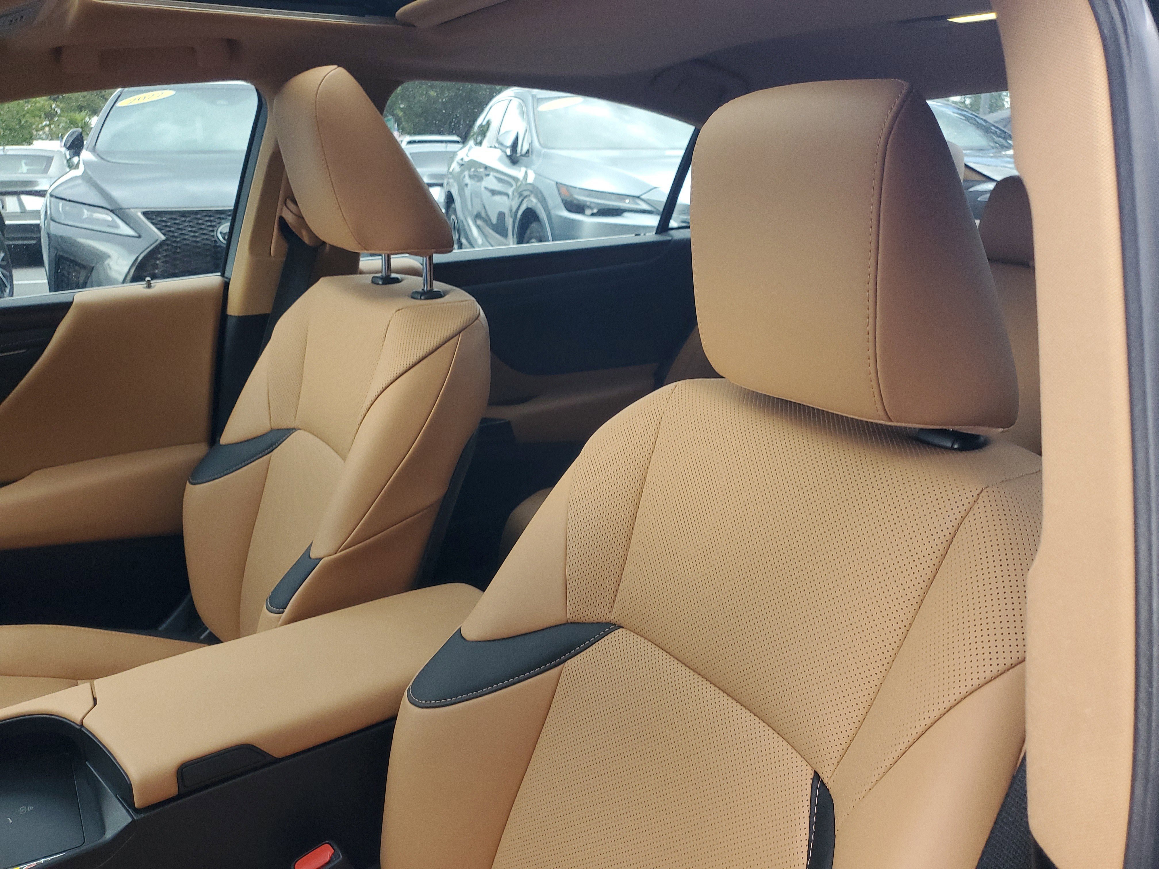 Used 2024 Lexus ES 350 w/ Premium Package image 17