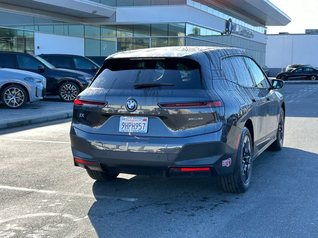 Used 2024 BMW iX xDrive50 AWD/4WD image 5