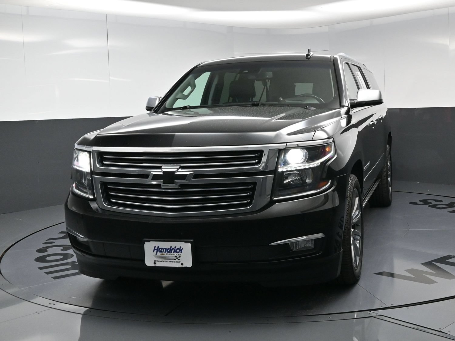 Used 2017 Chevrolet Suburban Premier AWD/4WD image 11