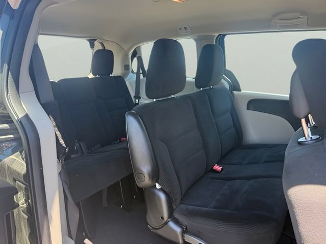 Used 2016 Dodge Grand Caravan American Value Package FWD image 12