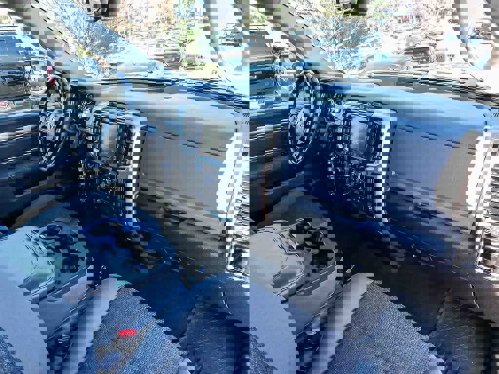 Used 2017 RAM 3500 SLT w/ Luxury Group image 25