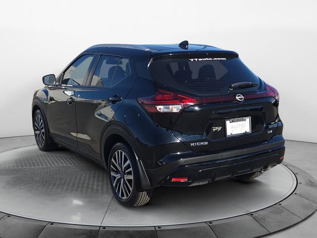 Used 2023 Nissan Kicks SV FWD image 3