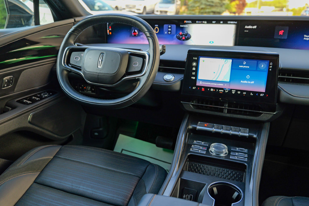 Used 2024 Lincoln Nautilus Reserve w/ Jet Appearance Package (87T) AWD/4WD image 41