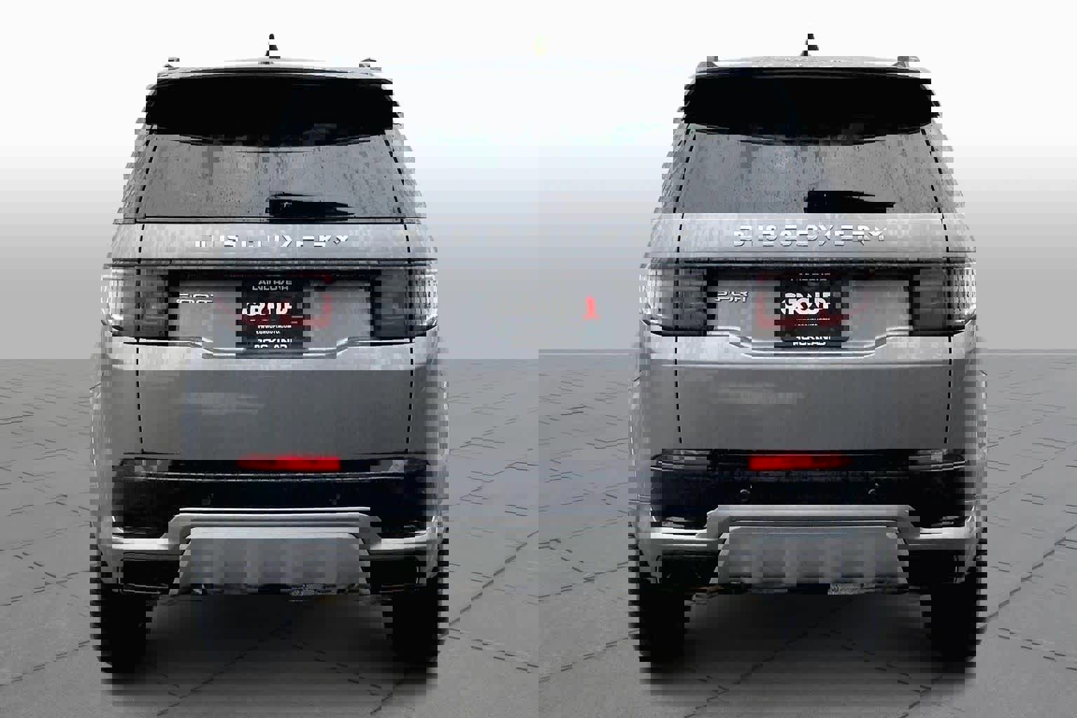 Used 2025 Land Rover Discovery Sport S image 5