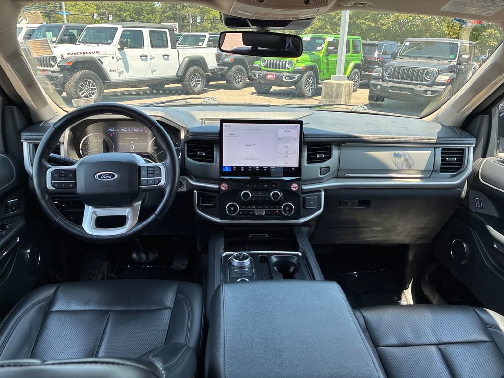 Used 2024 Ford Expedition XLT AWD/4WD image 13