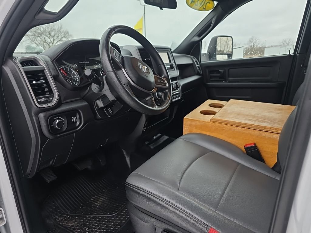 Used 2024 RAM 3500 Tradesman image 19