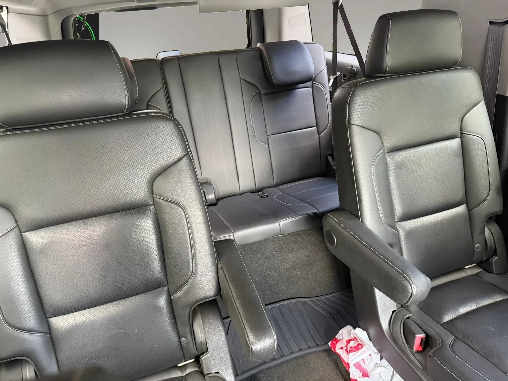 Used 2015 Chevrolet Suburban LTZ RWD image 23