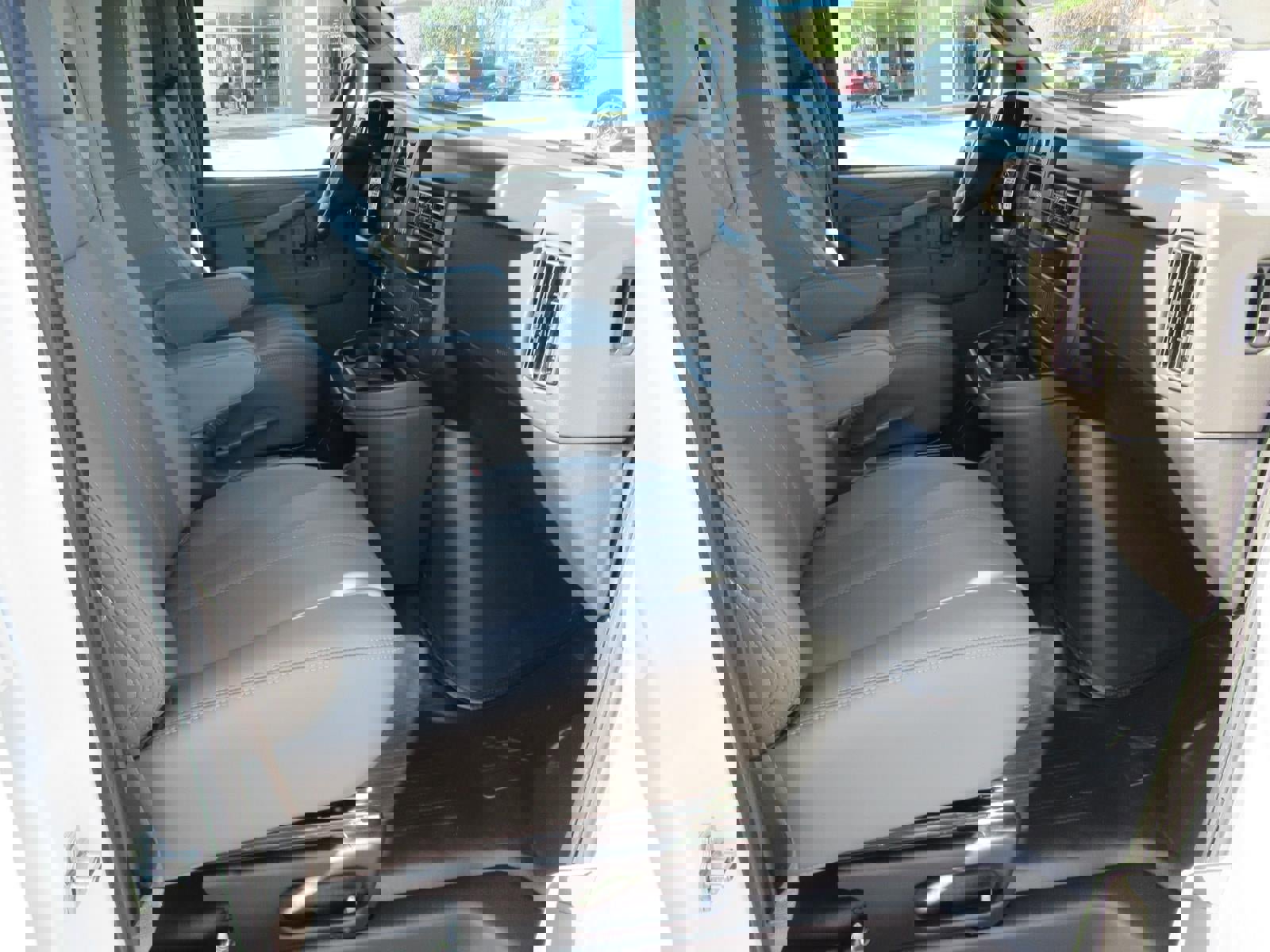 New 2026 Chevrolet Express 2500 w/ Driver Convenience Package image 10