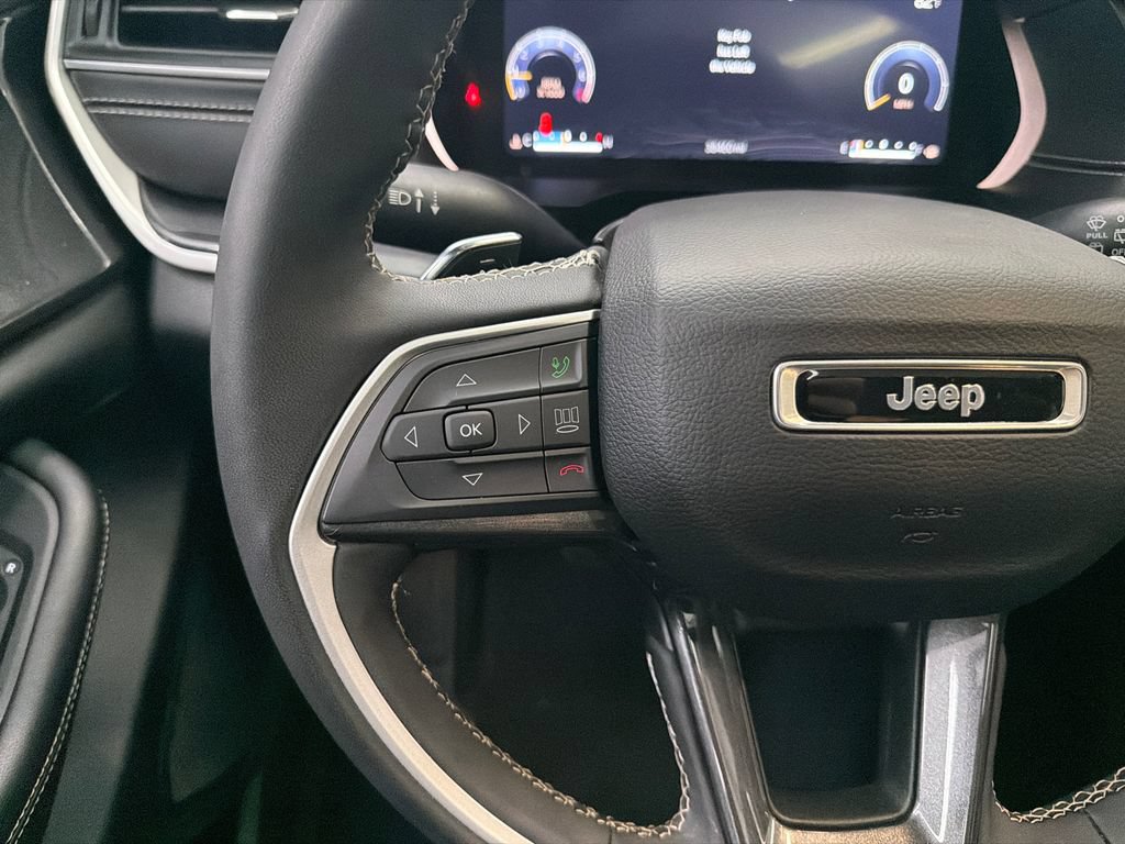 Used 2023 Jeep Grand Cherokee L Laredo RWD image 24
