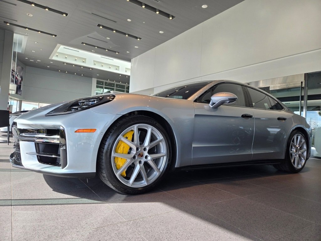 Certified 2025 Porsche Panamera GTS image 1